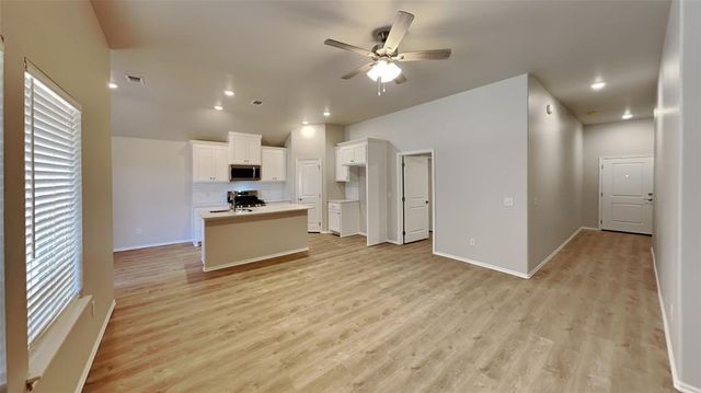 12704 Elba Drive, Yukon, OK 73099