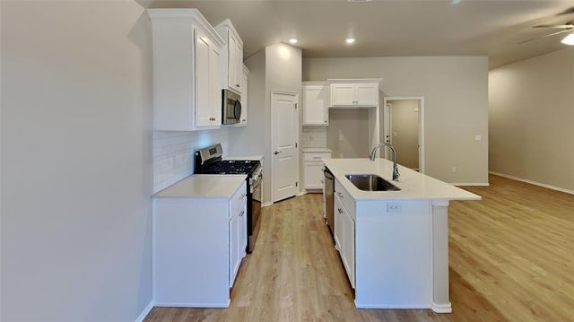 12704 Elba Drive, Yukon, OK 73099