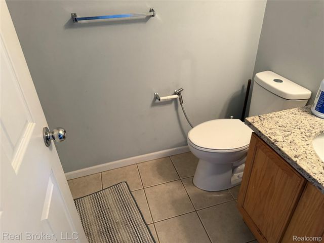 42575 Walnut Street, Clinton Charter Township, MI 48036
