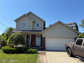 42575 Walnut Street, Clinton Charter Township, MI 48036
