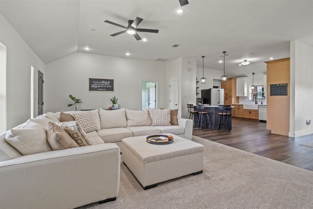 10486 Pheasant Run, Justin, TX 76247