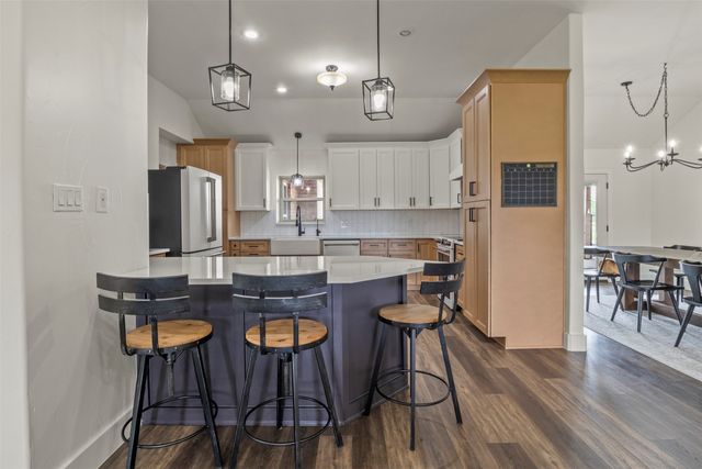 10486 Pheasant Run, Justin, TX 76247