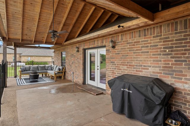 10486 Pheasant Run, Justin, TX 76247