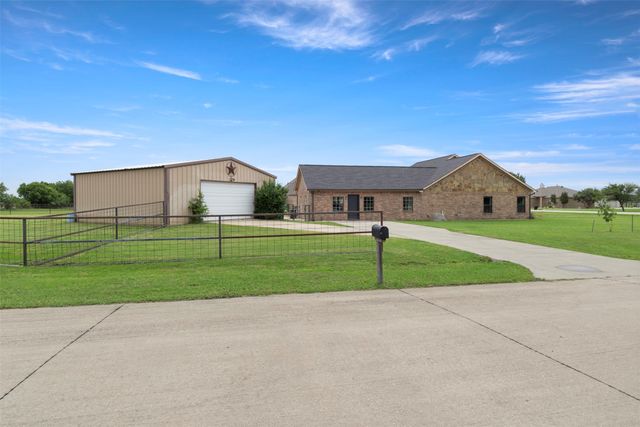 10486 Pheasant Run, Justin, TX 76247