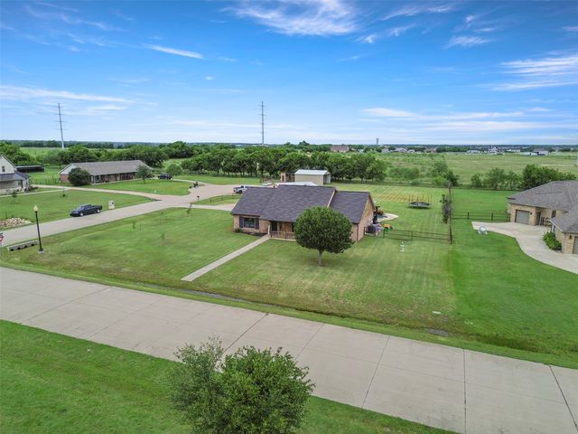 10486 Pheasant Run, Justin, TX 76247