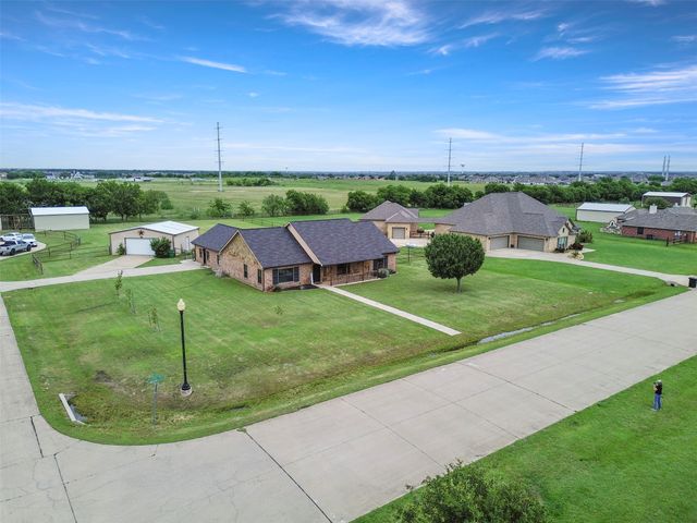 10486 Pheasant Run, Justin, TX 76247