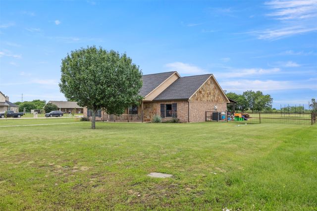 10486 Pheasant Run, Justin, TX 76247