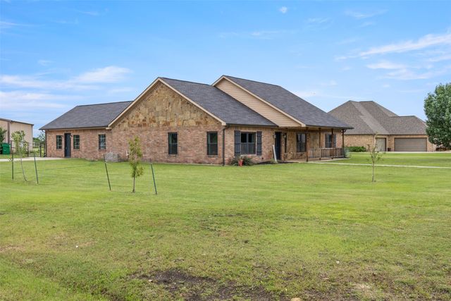 10486 Pheasant Run, Justin, TX 76247