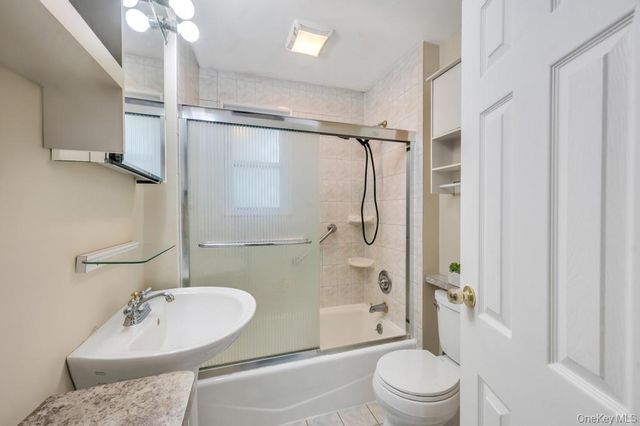 5 Washington Avenue, East Islip, NY 11730