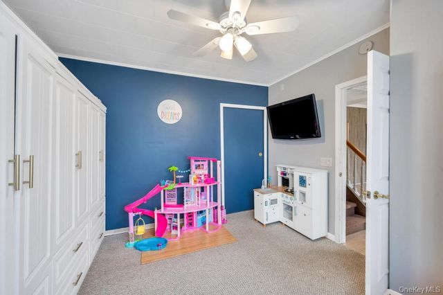 5 Washington Avenue, East Islip, NY 11730