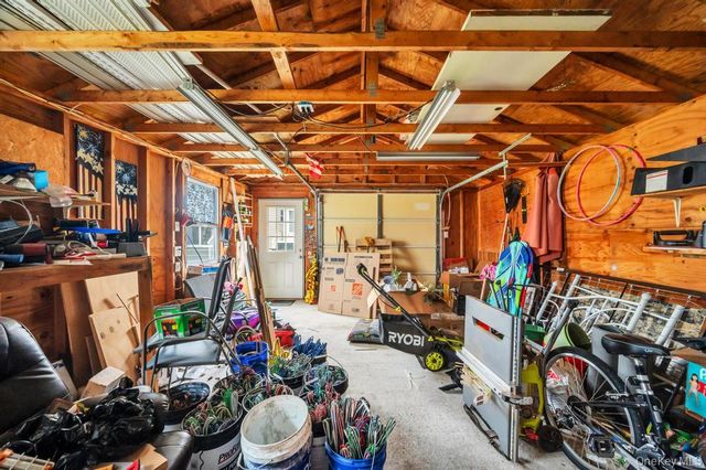 5 Washington Avenue, East Islip, NY 11730