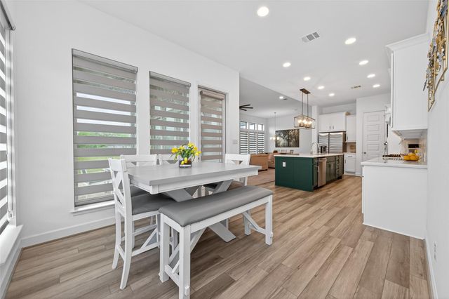 10383 Bayou Oaks Drive, Conroe, TX 77385