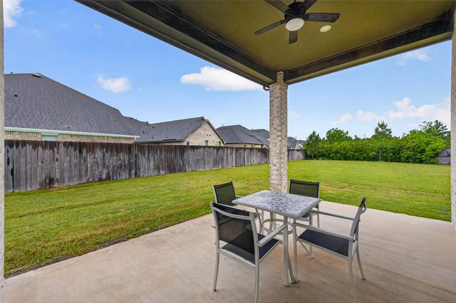 10383 Bayou Oaks Drive, Conroe, TX 77385