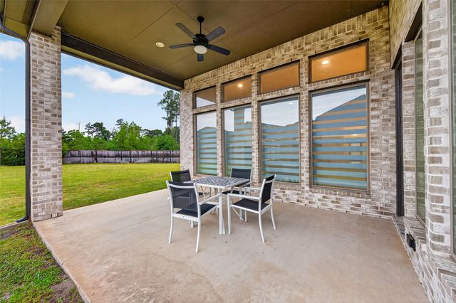 10383 Bayou Oaks Drive, Conroe, TX 77385
