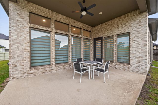 10383 Bayou Oaks Drive, Conroe, TX 77385