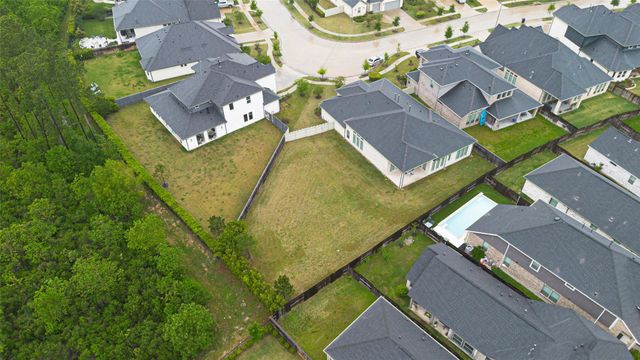 10383 Bayou Oaks Drive, Conroe, TX 77385