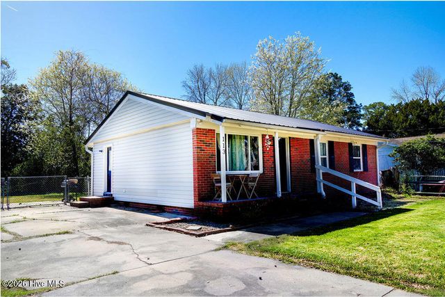 113 Shamrock Drive, Jacksonville, NC 28540