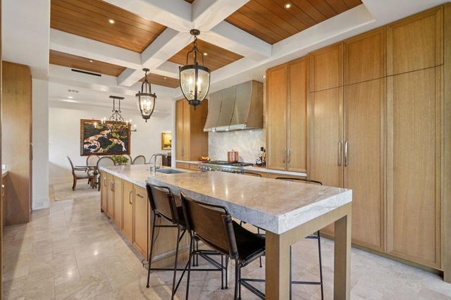 74 Mayfair Drive, Rancho Mirage, CA 92270