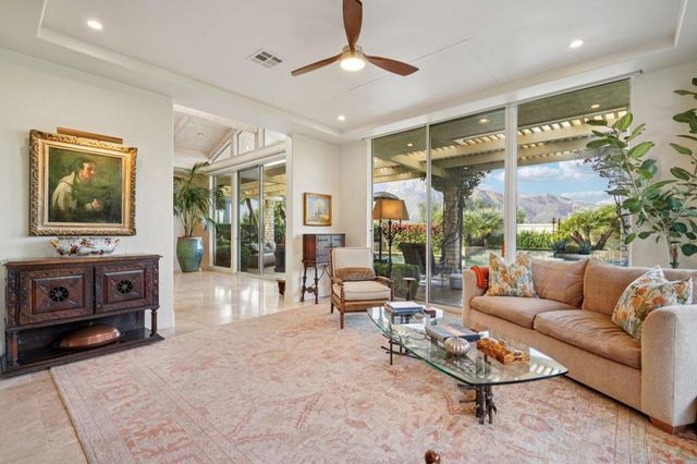 74 Mayfair Drive, Rancho Mirage, CA 92270