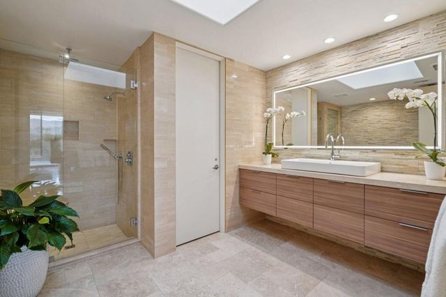 74 Mayfair Drive, Rancho Mirage, CA 92270