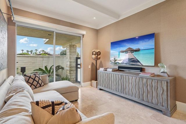 74 Mayfair Drive, Rancho Mirage, CA 92270