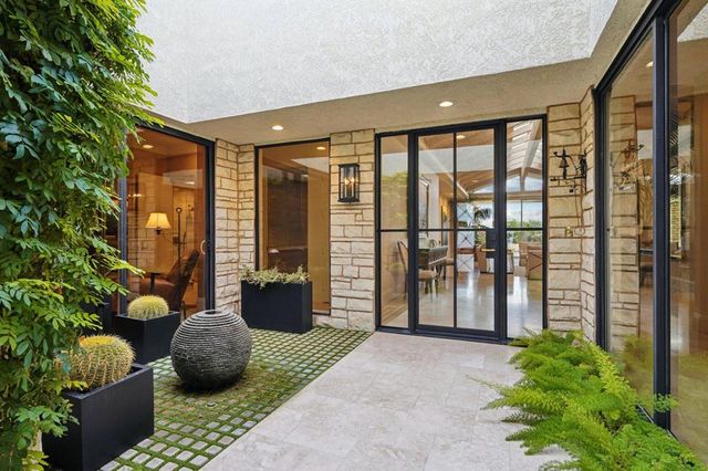 74 Mayfair Drive, Rancho Mirage, CA 92270