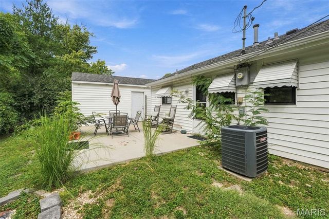 512 Eggering Drive, O'fallon, MO 63366