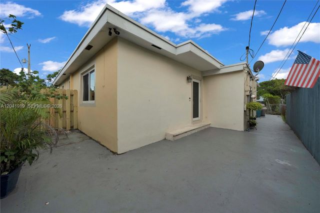 1701 NW 37th Ave B, Miami, FL 33125