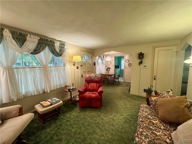 125 Crystal Drive, Clay, NY 13212