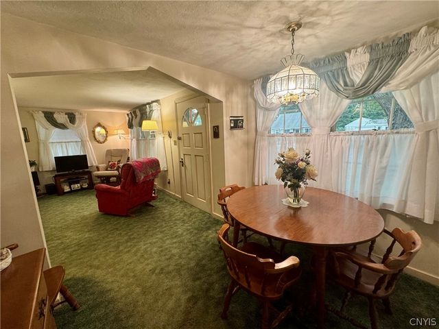 125 Crystal Drive, Clay, NY 13212