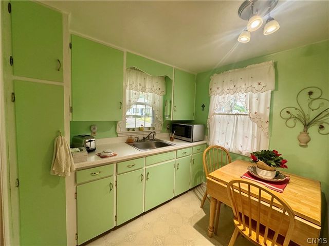 125 Crystal Drive, Clay, NY 13212