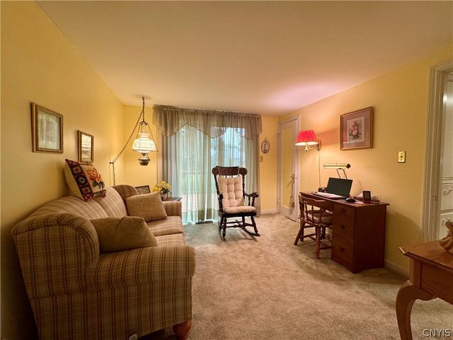 125 Crystal Drive, Clay, NY 13212