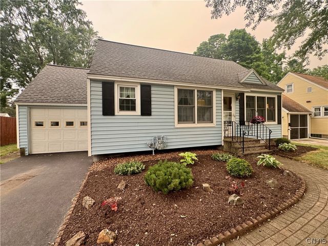125 Crystal Drive, Clay, NY 13212