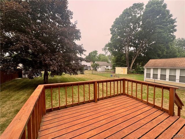 125 Crystal Drive, Clay, NY 13212