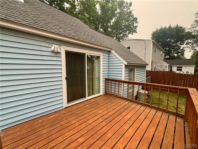 125 Crystal Drive, Clay, NY 13212