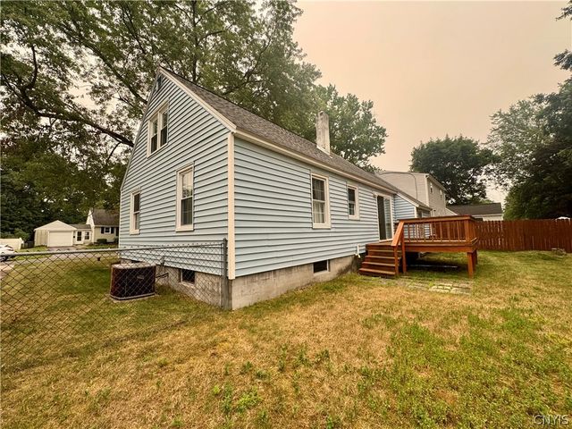 125 Crystal Drive, Clay, NY 13212