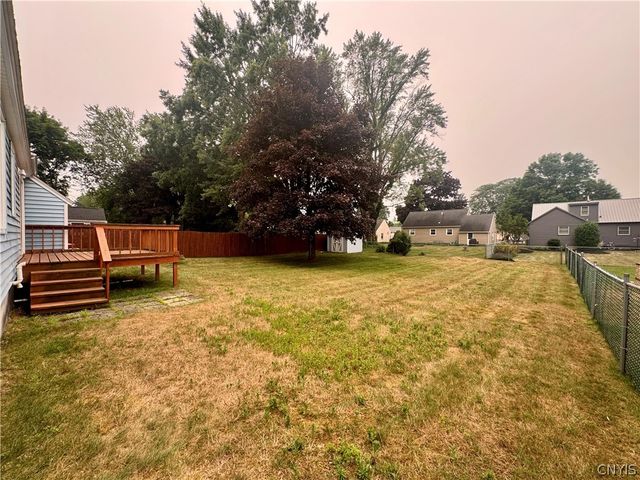 125 Crystal Drive, Clay, NY 13212