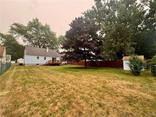 125 Crystal Drive, Clay, NY 13212