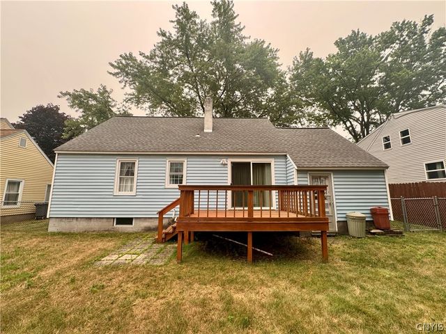 125 Crystal Drive, Clay, NY 13212