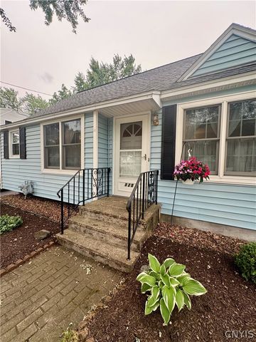 125 Crystal Drive, Clay, NY 13212