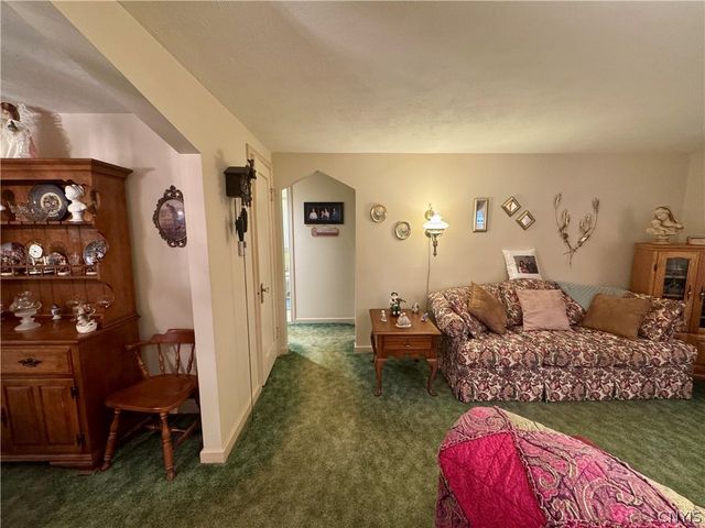 125 Crystal Drive, Clay, NY 13212