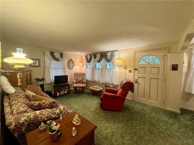 125 Crystal Drive, Clay, NY 13212