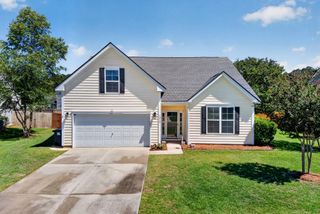 1012 Bridlewood Farms Parkway, Ridgeville, SC 29472