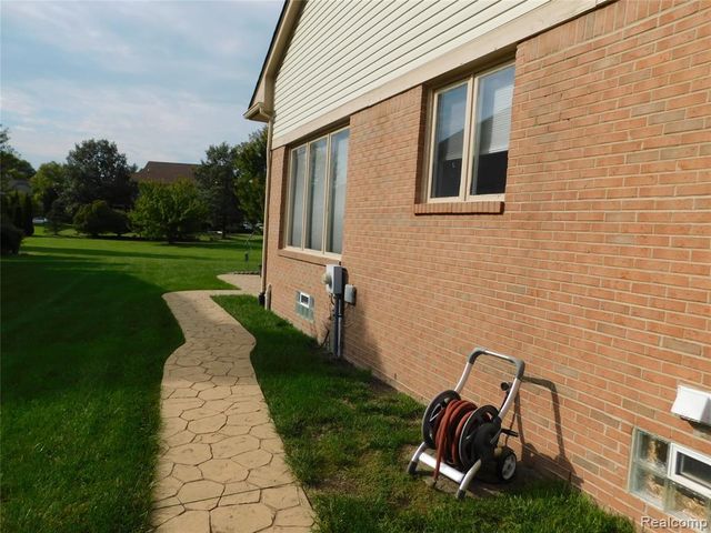 190 Mcdougal Court, Canton, MI 48188