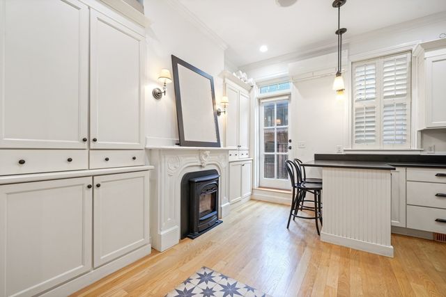 43 Warren Avenue 2, Boston, MA 02116