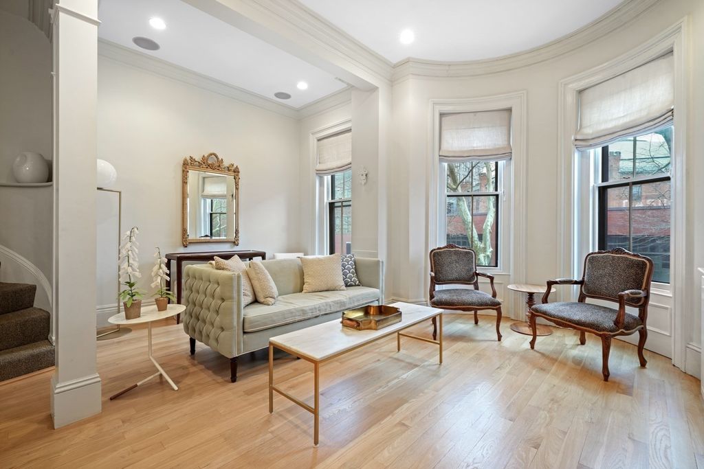 43 Warren Avenue 2, Boston, MA 02116