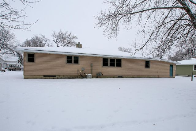 620 4th Avenue SW, Hutchinson, MN 55350