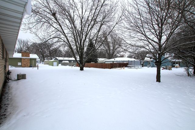 620 4th Avenue SW, Hutchinson, MN 55350