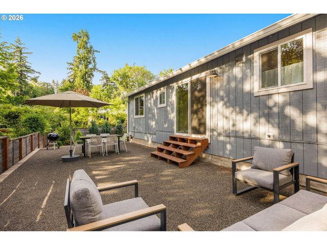 4743 Sw SEYMOUR Ct, Portland, OR 97221