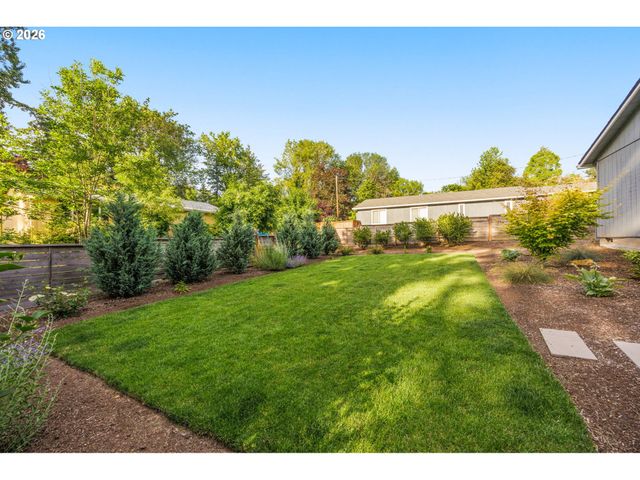 4743 Sw SEYMOUR Ct, Portland, OR 97221